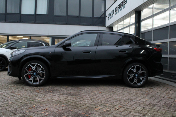 BMW iX2 EDrive20 67 kWh/M-Pakket/Pano