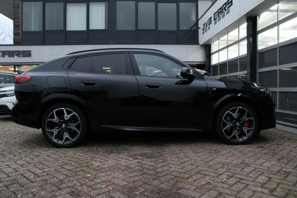 BMW iX2 EDrive20 67 kWh/M-Pakket/Pano