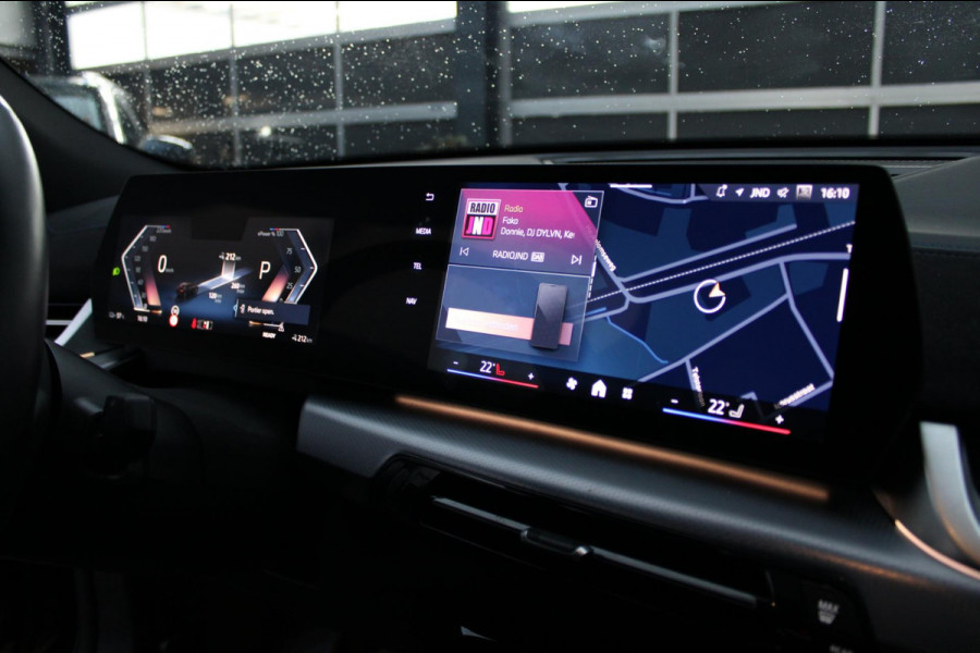 BMW iX2 EDrive20 67 kWh/M-Pakket/Pano