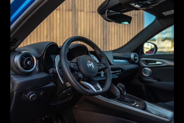 Alfa Romeo Tonale 1.3T PHEV 280pk Veloce | Full! | Pano-dak | Harman/Kardon | LED-Matrix | Stoelventilatie | 360 cam | CarPlay | Blu Misano