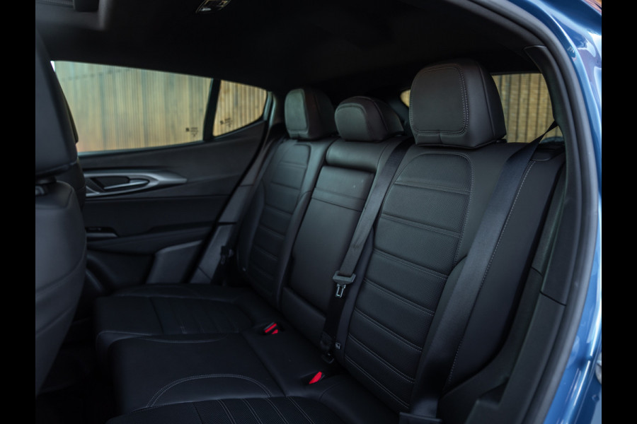 Alfa Romeo Tonale 1.3T PHEV 280pk Veloce | Full! | Pano-dak | Harman/Kardon | LED-Matrix | Stoelventilatie | 360 cam | CarPlay | Blu Misano