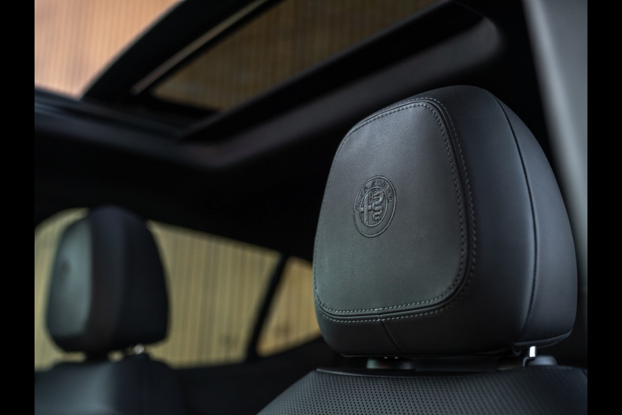 Alfa Romeo Tonale 1.3T PHEV 280pk Veloce | Full! | Pano-dak | Harman/Kardon | LED-Matrix | Stoelventilatie | 360 cam | CarPlay | Blu Misano
