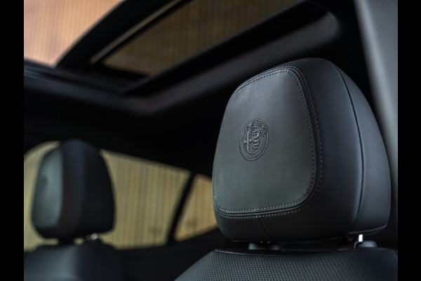 Alfa Romeo Tonale 1.3T PHEV 280pk Veloce | Full! | Pano-dak | Harman/Kardon | LED-Matrix | Stoelventilatie | 360 cam | CarPlay | Blu Misano