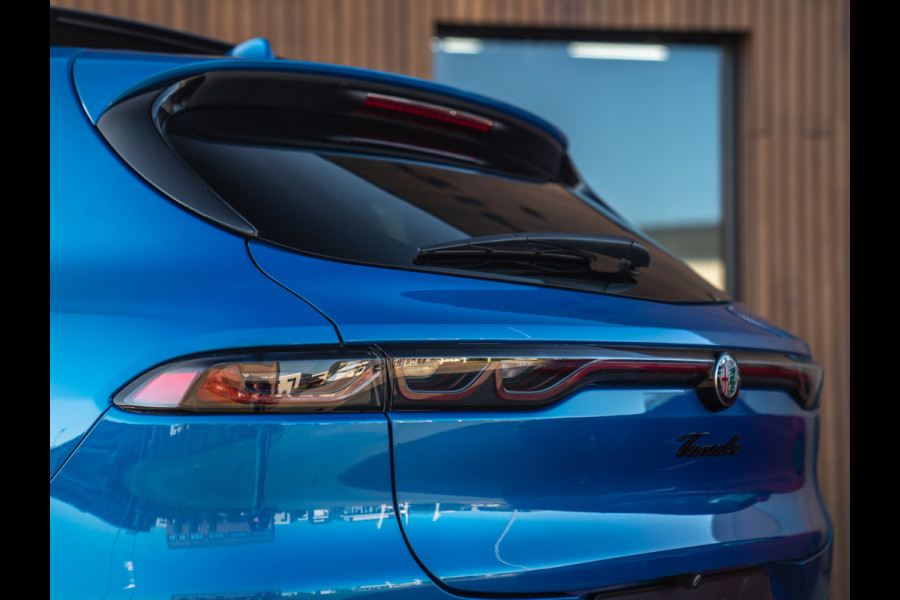 Alfa Romeo Tonale 1.3T PHEV 280pk Veloce | Full! | Pano-dak | Harman/Kardon | LED-Matrix | Stoelventilatie | 360 cam | CarPlay | Blu Misano