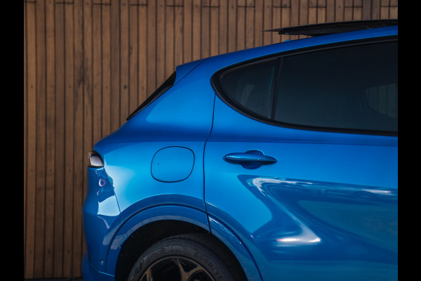Alfa Romeo Tonale 1.3T PHEV 280pk Veloce | Full! | Pano-dak | Harman/Kardon | LED-Matrix | Stoelventilatie | 360 cam | CarPlay | Blu Misano