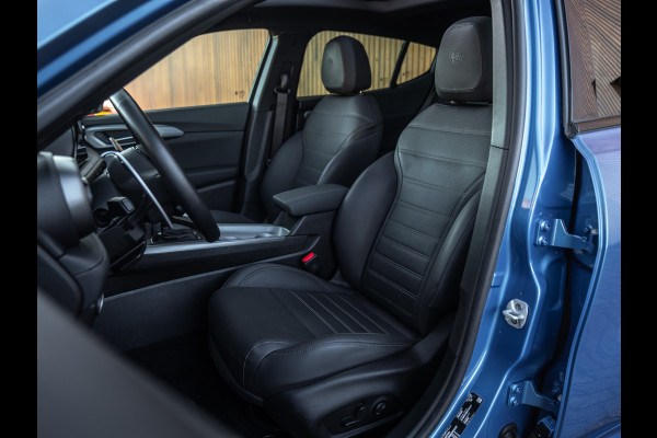 Alfa Romeo Tonale 1.3T PHEV 280pk Veloce | Full! | Pano-dak | Harman/Kardon | LED-Matrix | Stoelventilatie | 360 cam | CarPlay | Blu Misano