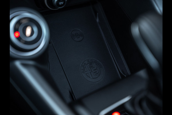 Alfa Romeo Tonale 1.3T PHEV 280pk Veloce | Full! | Pano-dak | Harman/Kardon | LED-Matrix | Stoelventilatie | 360 cam | CarPlay | Blu Misano