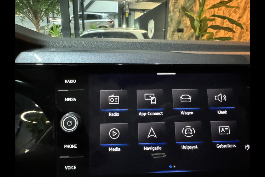 Volkswagen Taigo 1.0 TSI Style Garantie Carplay Camera IQ. Light Adoptieve Cruise Keyless Navi Clima Led Dab PDC Rijklaar