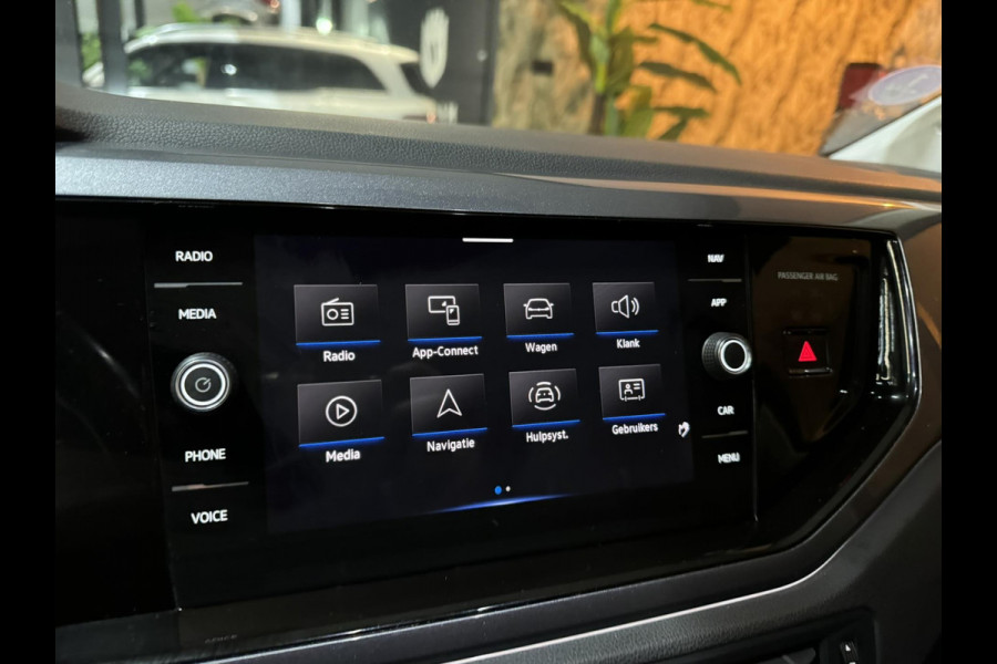 Volkswagen Taigo 1.0 TSI Style Garantie Carplay Camera IQ. Light Adoptieve Cruise Keyless Navi Clima Led Dab PDC Rijklaar