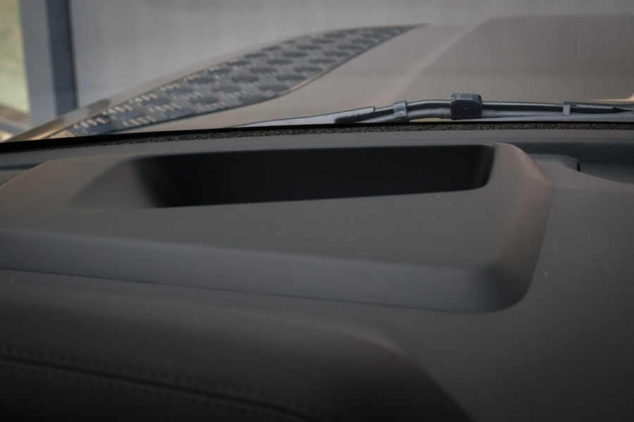 Land Rover Defender 110 P400e 110 SE | ADAPTIVE CRUISE | BLACK PACK | COMFORT PACK | COLD CLIMATE PACK | OFF-ROAD PACK | HEAD-UP | CLEARSIGHT BINNEN