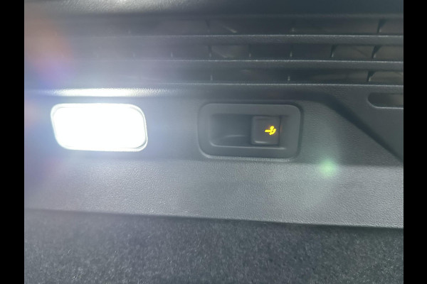 Volkswagen ID.4 Pro 77 kWh COMPLETE AUTO|WARMTEPOMP| SPORTSTOELEN| ELEK. STOELEN MET MEMORY + MASSAGE| ELEK. TREKHAAK| ELEK. ACHTERKLEP| 360 CAMERA VOORRUITVERWARMING| PANO|