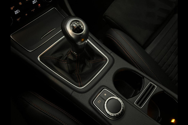 Mercedes-Benz GLA 180 / AMG / Clima / Stoelverwarming