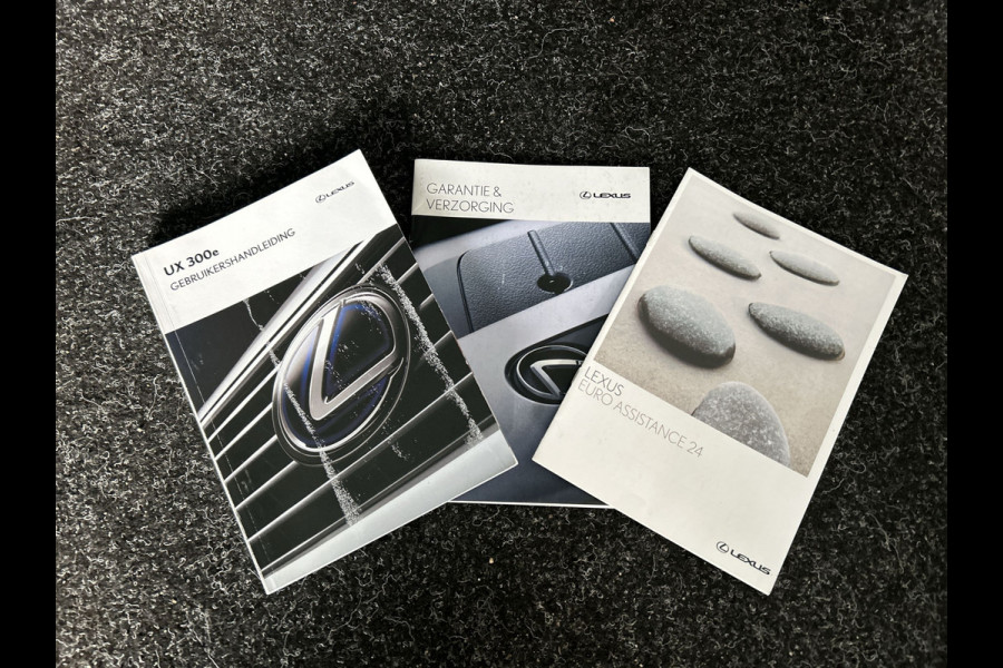 Lexus UX 300e Business 54 kWh Elektrisch Rijden in Stijl | Nette auto | Apple Carplay / Android Auto