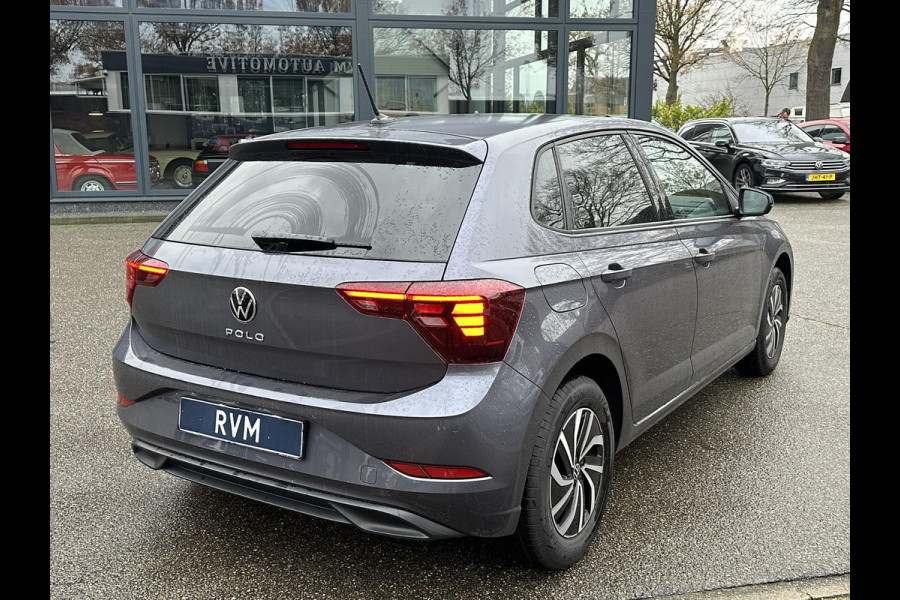 Volkswagen Polo 1.0 TSI Life 95PK | AUTOMAAT | CAMERA | APPLE/ANDROID CARPLAY | PDC VOOR + ACHTER | FABRIEKSGARANTIE TOT 02-2027 |