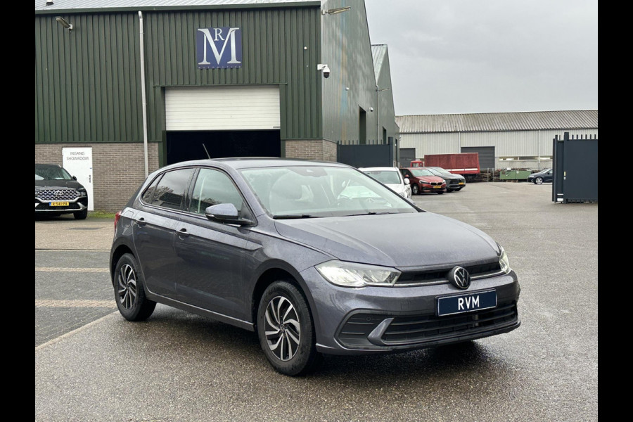 Volkswagen Polo 1.0 TSI Life 95PK | AUTOMAAT | CAMERA | APPLE/ANDROID CARPLAY | PDC VOOR + ACHTER | FABRIEKSGARANTIE TOT 02-2027 |
