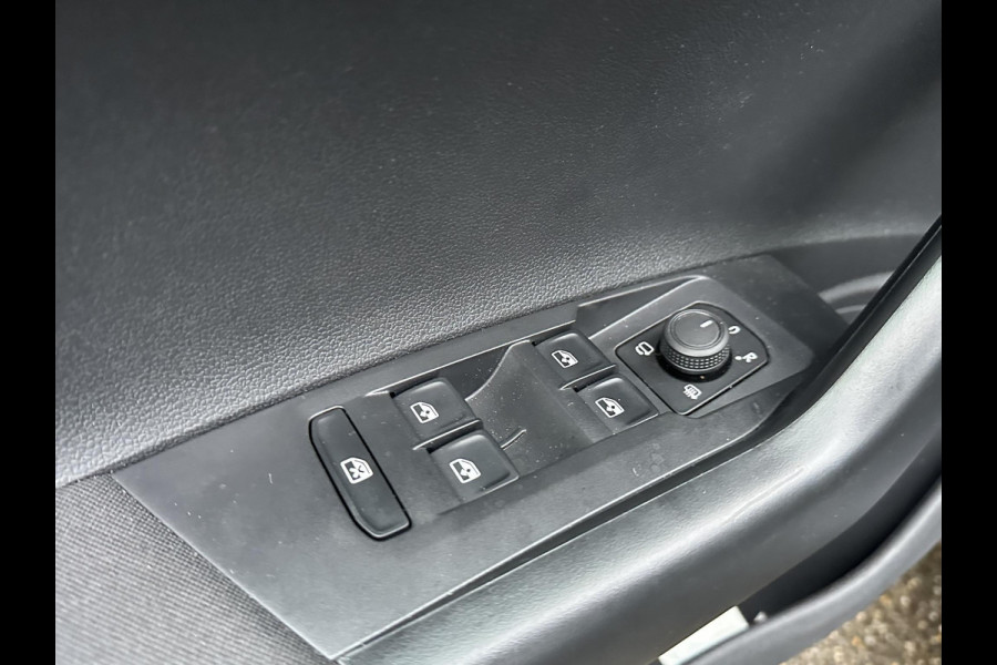 Volkswagen Polo 1.0 TSI Life 95PK | AUTOMAAT | CAMERA | APPLE/ANDROID CARPLAY | PDC VOOR + ACHTER | FABRIEKSGARANTIE TOT 02-2027 |