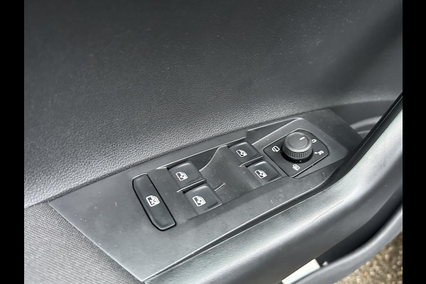 Volkswagen Polo 1.0 TSI Life 95PK | AUTOMAAT | CAMERA | APPLE/ANDROID CARPLAY | PDC VOOR + ACHTER | FABRIEKSGARANTIE TOT 02-2027 |