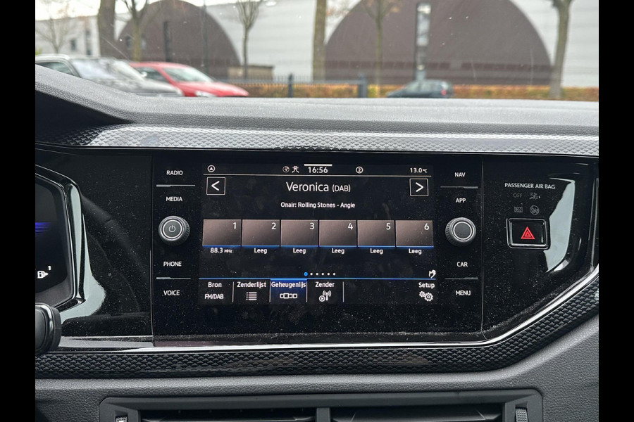 Volkswagen Polo 1.0 TSI Life 95PK | AUTOMAAT | CAMERA | APPLE/ANDROID CARPLAY | PDC VOOR + ACHTER | FABRIEKSGARANTIE TOT 02-2027 |