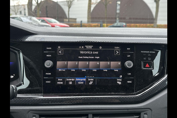 Volkswagen Polo 1.0 TSI Life 95PK | AUTOMAAT | CAMERA | APPLE/ANDROID CARPLAY | PDC VOOR + ACHTER | FABRIEKSGARANTIE TOT 02-2027 |