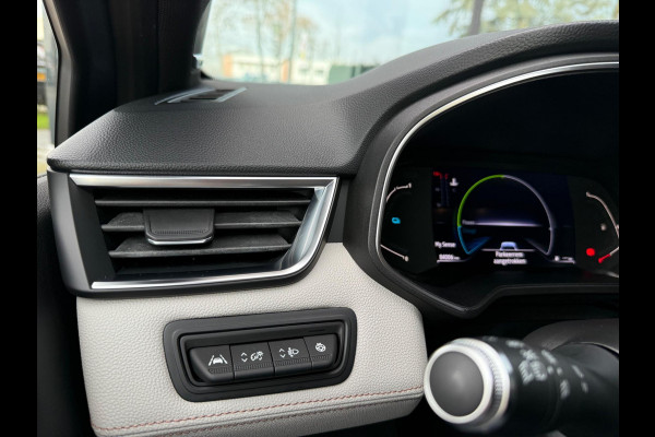 Renault Clio 1.6 E-Tech Hybrid 140 Initiale Paris - Navi groot - Leder - Camera - Org.NL