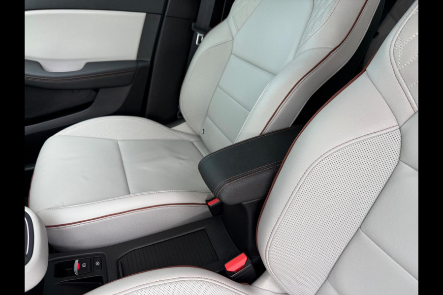 Renault Clio 1.6 E-Tech Hybrid 140 Initiale Paris - Navi groot - Leder - Camera - Org.NL