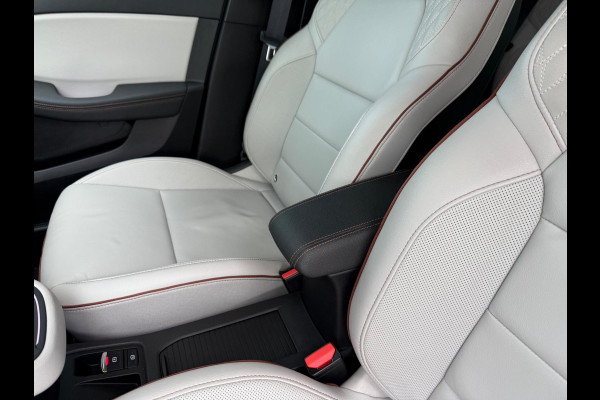 Renault Clio 1.6 E-Tech Hybrid 140 Initiale Paris - Navi groot - Leder - Camera - Org.NL