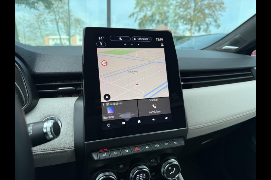 Renault Clio 1.6 E-Tech Hybrid 140 Initiale Paris - Navi groot - Leder - Camera - Org.NL