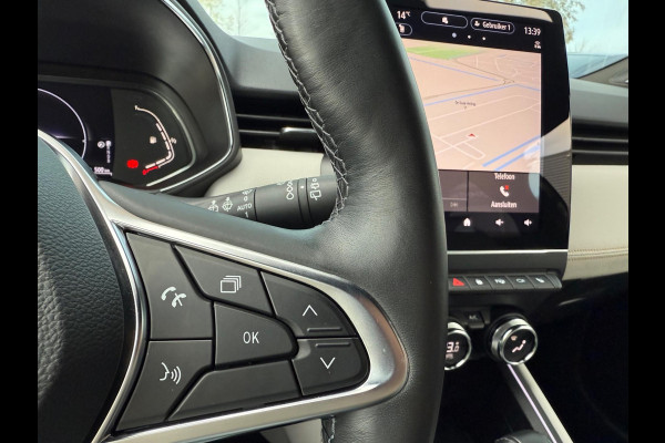 Renault Clio 1.6 E-Tech Hybrid 140 Initiale Paris - Navi groot - Leder - Camera - Org.NL