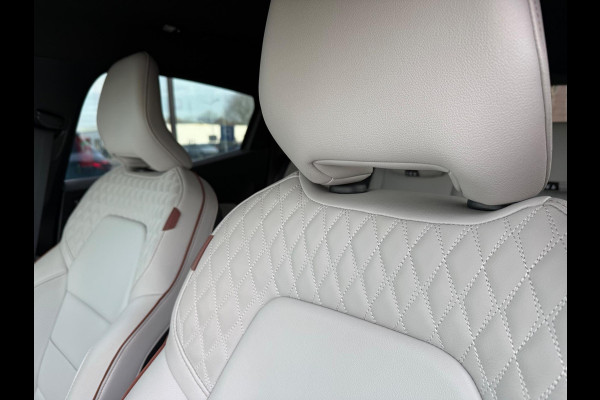 Renault Clio 1.6 E-Tech Hybrid 140 Initiale Paris - Navi groot - Leder - Camera - Org.NL