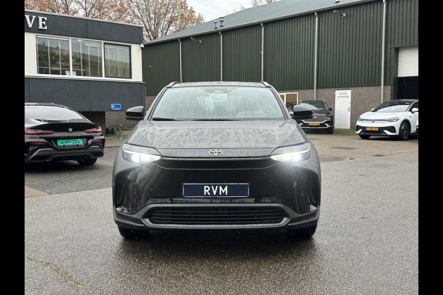 Toyota Bz4x Comfort 71 kWh 3 FASE| NIEUWE AUTO!!| 10 JAAR VOLLEDIGE FABRIEKSGARANTIE TOYOTA!| WARMTEPOMP| ADAPTIVE CRUISE| ACHTERUITRIJ CAMERA|