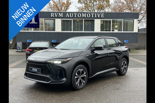 Toyota Bz4x Comfort 71 kWh 3 FASE| NIEUWE AUTO!!| 10 JAAR VOLLEDIGE FABRIEKSGARANTIE TOYOTA!| WARMTEPOMP| ADAPTIVE CRUISE| ACHTERUITRIJ CAMERA|