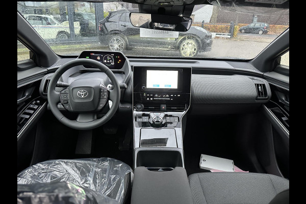Toyota Bz4x Comfort 71 kWh 3 FASE| NIEUWE AUTO!!| 10 JAAR VOLLEDIGE FABRIEKSGARANTIE TOYOTA!| WARMTEPOMP| ADAPTIVE CRUISE| ACHTERUITRIJ CAMERA|