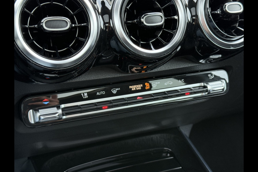 Mercedes-Benz Glb 200 Business Solution AMG | Pano | Trekhaak | Navi | Camera | LED | DAB+