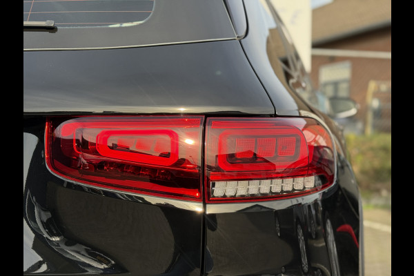 Mercedes-Benz Glb 200 Business Solution AMG | Pano | Trekhaak | Navi | Camera | LED | DAB+
