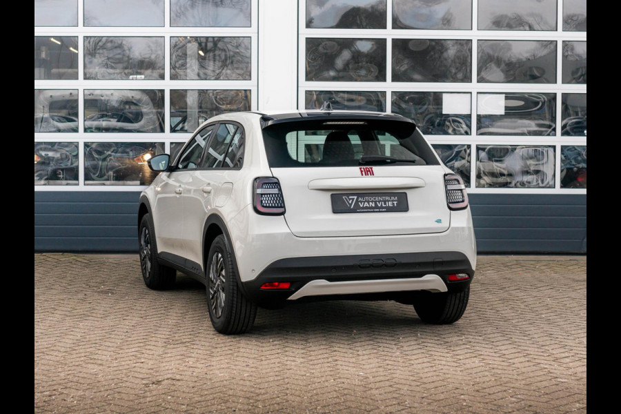 Fiat 600E RED 54 kWh | 17% Bijtelling | Gratis Wallbox |