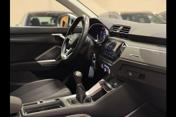 Audi Q3 35 TFSI Pro Line business, Apple Carplay, Matrix, ACC, Android Auto, Blind Spot, Camera, Volledig Onderhouden