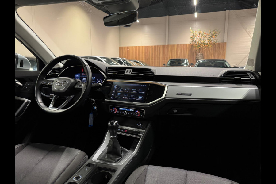 Audi Q3 35 TFSI Pro Line business, Apple Carplay, Matrix, ACC, Android Auto, Blind Spot, Camera, Volledig Onderhouden
