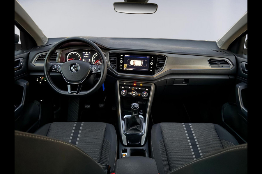 Volkswagen T-Roc 1.0 TSI Style Business plus, climaat controle, 17 inch, navigatie, luxe uitvoering, 1 e eigenaar, NL auto met nap