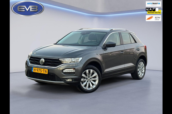 Volkswagen T-Roc 1.0 TSI Style Business plus, climaat controle, 17 inch, navigatie, luxe uitvoering, 1 e eigenaar, NL auto met nap