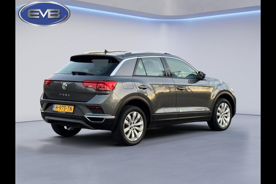 Volkswagen T-Roc 1.0 TSI Style Business plus, climaat controle, 17 inch, navigatie, luxe uitvoering, 1 e eigenaar, NL auto met nap