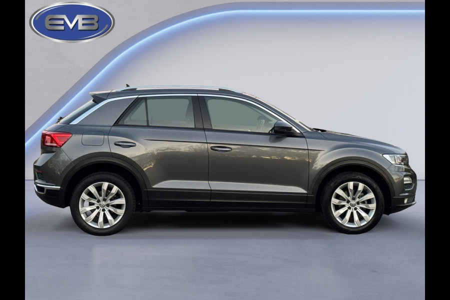 Volkswagen T-Roc 1.0 TSI Style Business plus, climaat controle, 17 inch, navigatie, luxe uitvoering, 1 e eigenaar, NL auto met nap