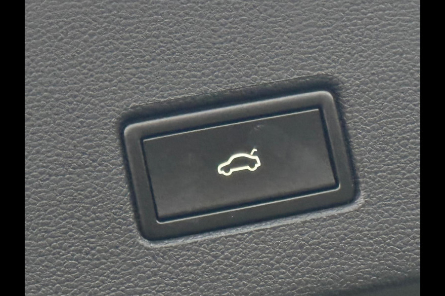 Volkswagen T-Roc 1.0 TSI Style Business plus, climaat controle, 17 inch, navigatie, luxe uitvoering, 1 e eigenaar, NL auto met nap