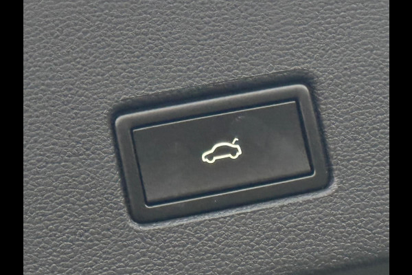 Volkswagen T-Roc 1.0 TSI Style Business plus, climaat controle, 17 inch, navigatie, luxe uitvoering, 1 e eigenaar, NL auto met nap