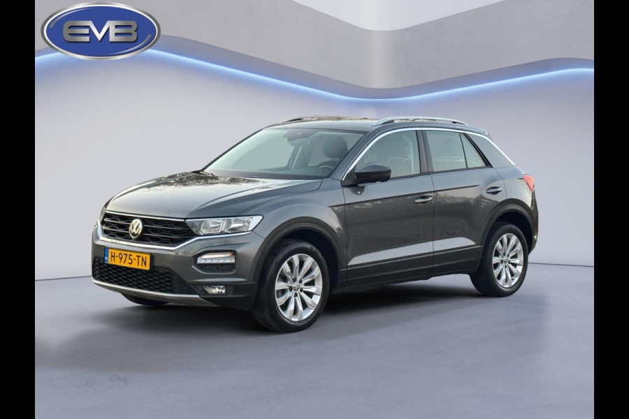 Volkswagen T-Roc 1.0 TSI Style Business plus, climaat controle, 17 inch, navigatie, luxe uitvoering, 1 e eigenaar, NL auto met nap