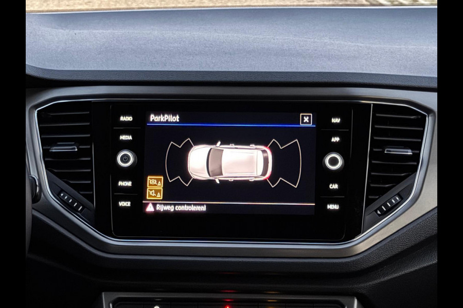 Volkswagen T-Roc 1.0 TSI Style Business plus, climaat controle, 17 inch, navigatie, luxe uitvoering, 1 e eigenaar, NL auto met nap