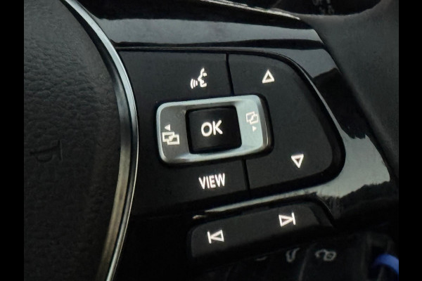 Volkswagen T-Roc 1.0 TSI Style Business plus, climaat controle, 17 inch, navigatie, luxe uitvoering, 1 e eigenaar, NL auto met nap