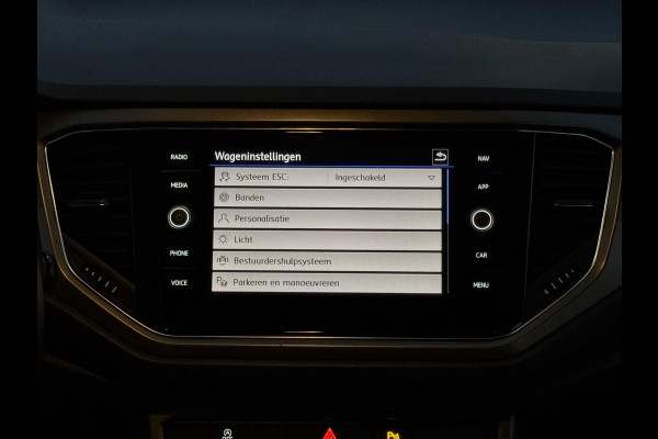 Volkswagen T-Roc 1.0 TSI Style Business plus, climaat controle, 17 inch, navigatie, luxe uitvoering, 1 e eigenaar, NL auto met nap