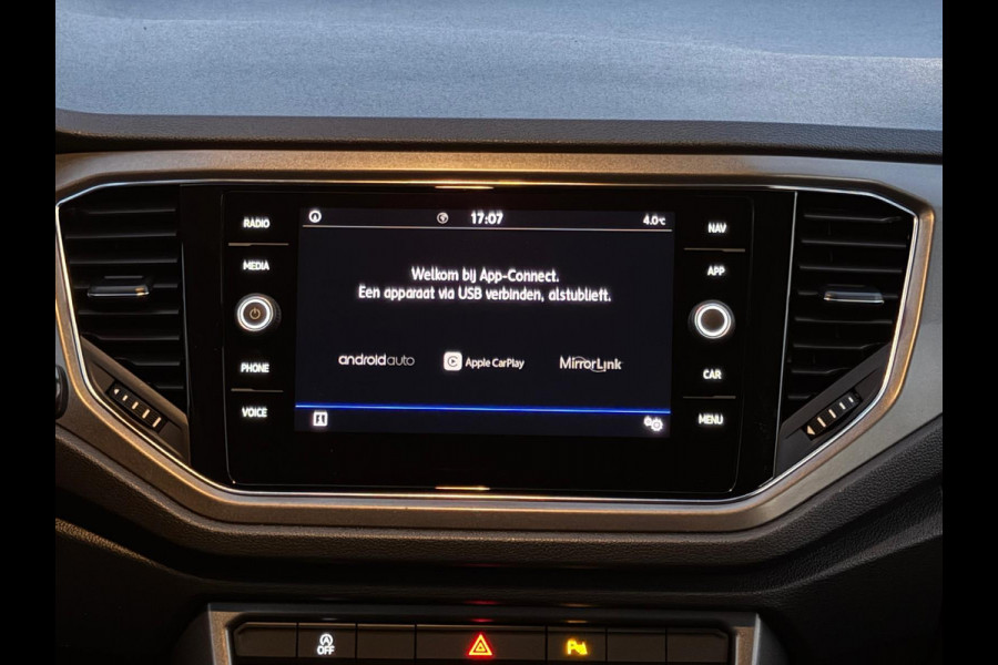 Volkswagen T-Roc 1.0 TSI Style Business plus, climaat controle, 17 inch, navigatie, luxe uitvoering, 1 e eigenaar, NL auto met nap