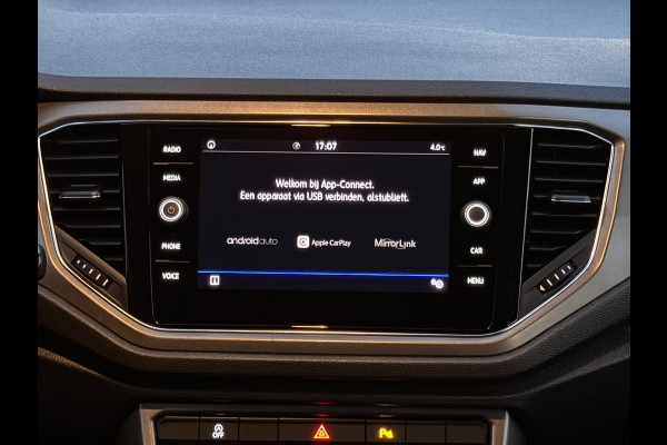 Volkswagen T-Roc 1.0 TSI Style Business plus, climaat controle, 17 inch, navigatie, luxe uitvoering, 1 e eigenaar, NL auto met nap