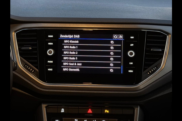 Volkswagen T-Roc 1.0 TSI Style Business plus, climaat controle, 17 inch, navigatie, luxe uitvoering, 1 e eigenaar, NL auto met nap